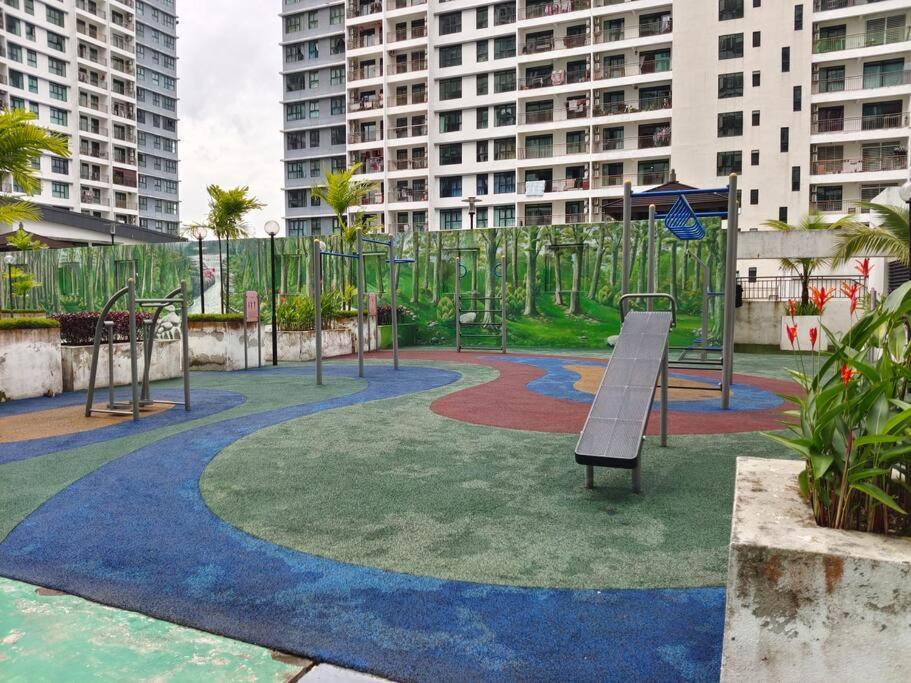 0505 The Garden Residences Wifinetflix By Pangsapuri *